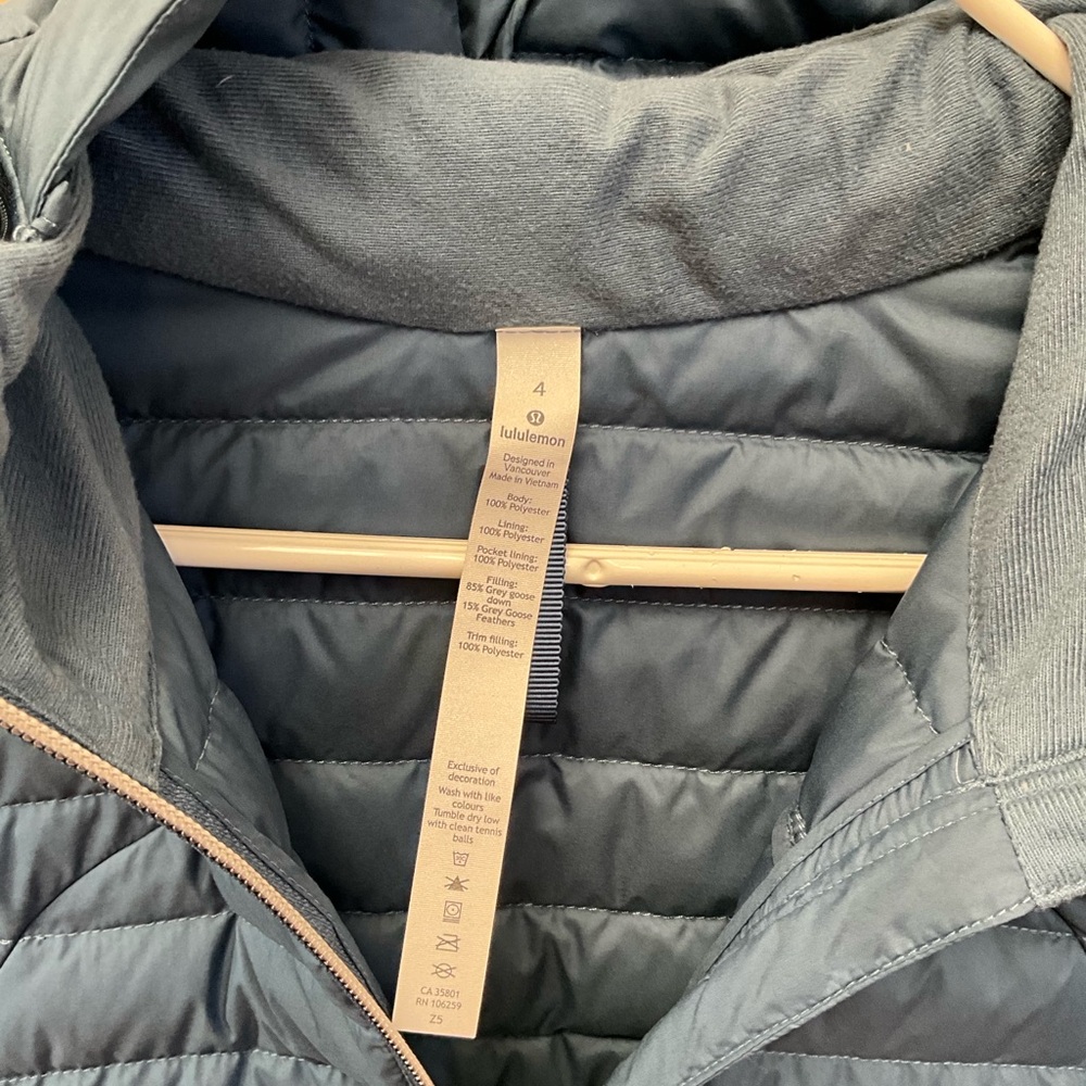 lululemon athletica Pack it Down 700 Down Fill Deep Blue Puffer Coat - Picture 2 of 4